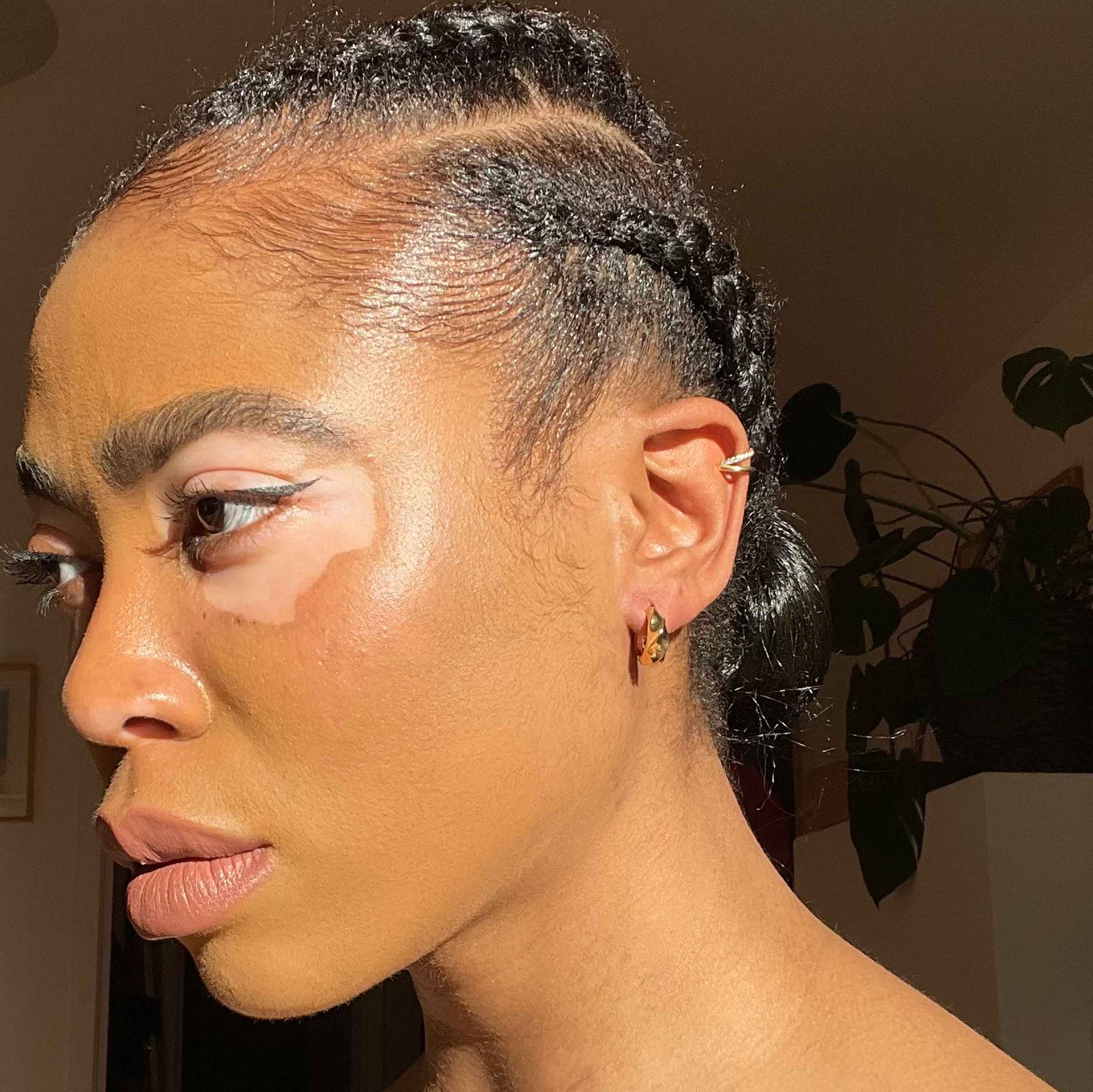 Illusion Crystal Hoop 6.5mm in Gold - Image 3