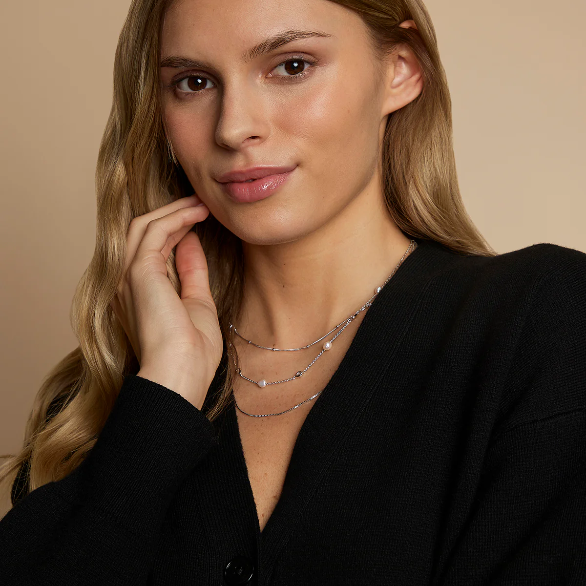 Essential Pearl Necklace Stacking Set in Silver - Image 4