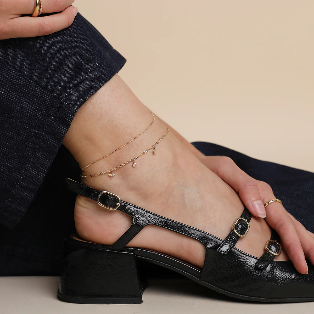 Shoreditch Chain Anklet in Solid Gold - Image 3