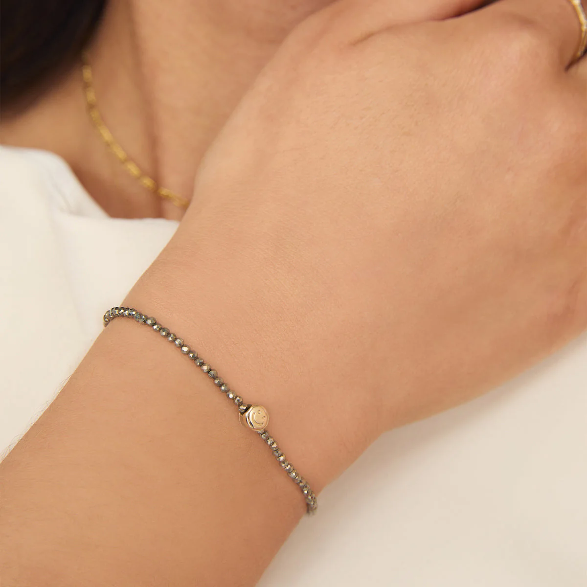 Smiley Click Charm in 9k Gold - Image 5