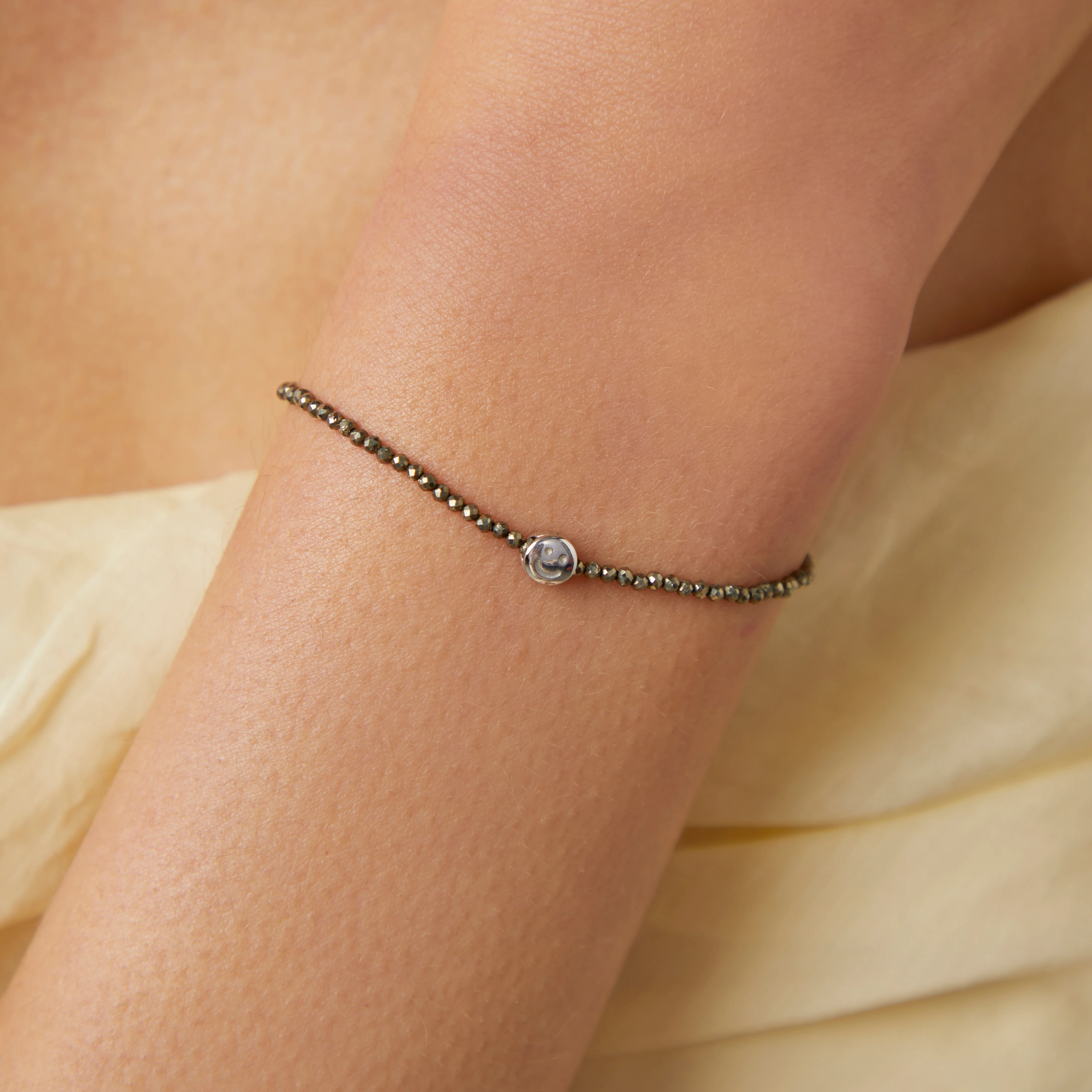 Smiley Click Charm in 9k White Gold - Image 3