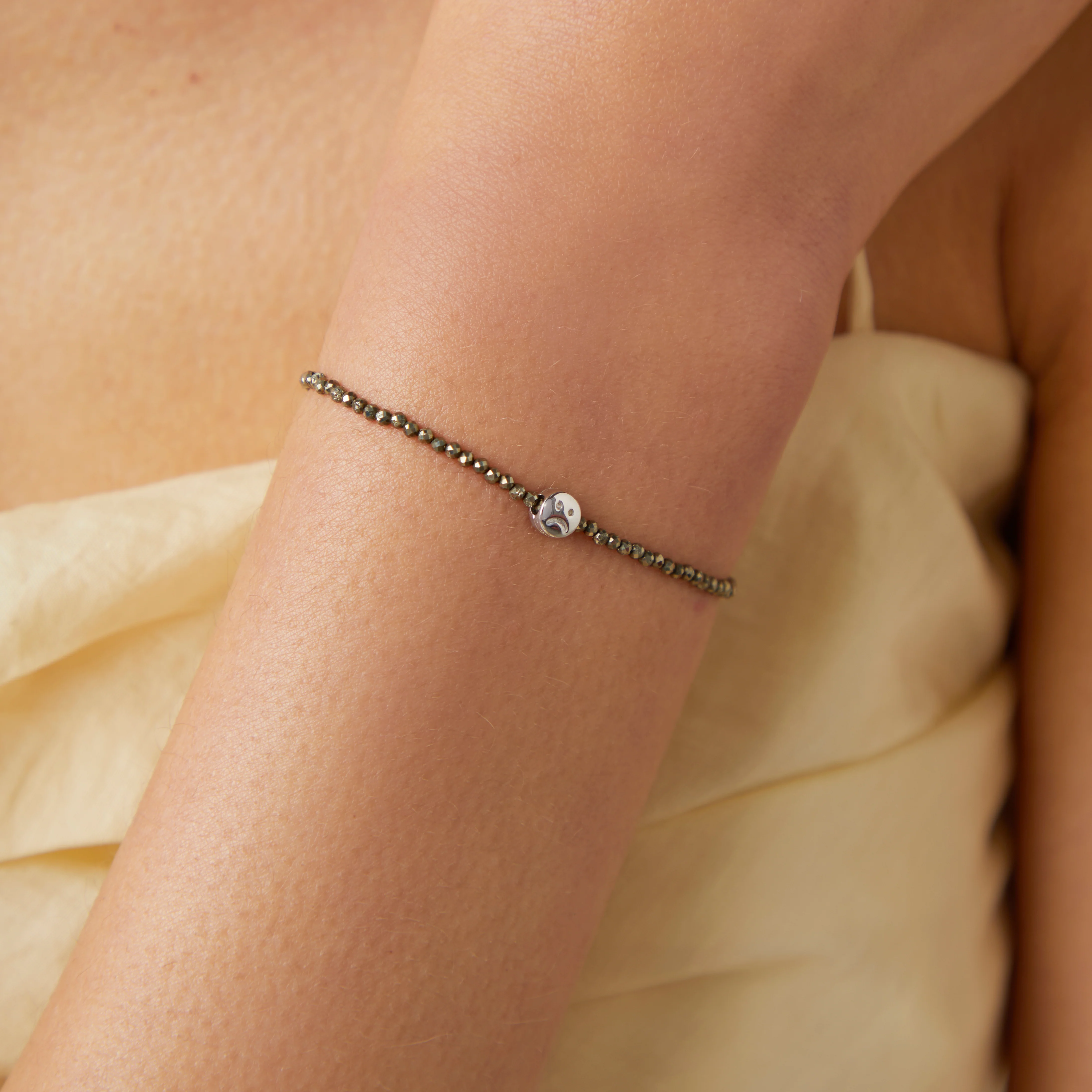 Smiley Click Charm in 9k White Gold - Image 5